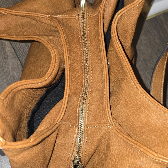 Stitch Fix Street Level Vegan Leather Cognac Hobo Finley Bag Gold Hardware - Picture 9 of 10